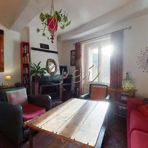  Hébergement de vacances Jolie maison de village en Provence Verte France